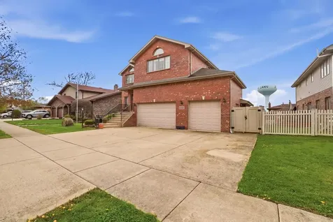 5733 West 97th Street Oak Lawn IL 60453