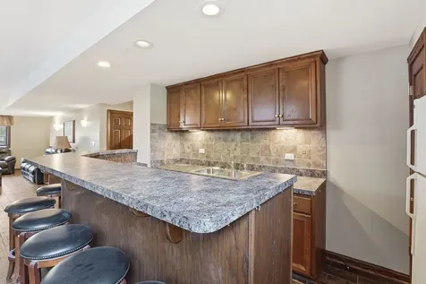 5733 West 97th Street Oak Lawn IL 60453