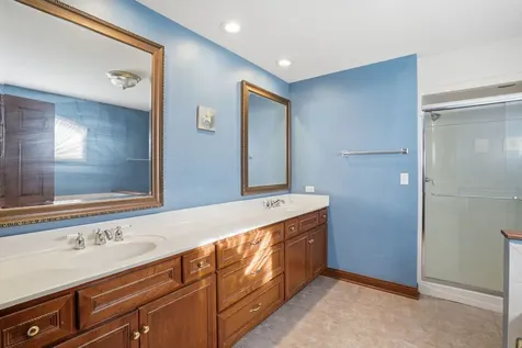 5733 West 97th Street Oak Lawn IL 60453