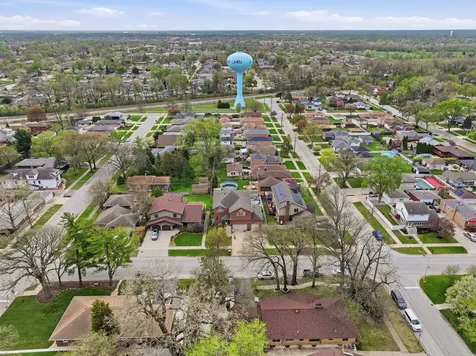 5733 West 97th Street Oak Lawn IL 60453