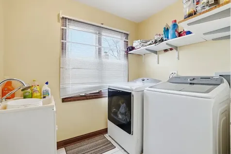 5733 West 97th Street Oak Lawn IL 60453