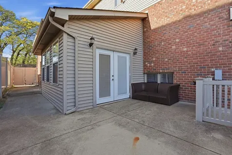 5733 West 97th Street Oak Lawn IL 60453