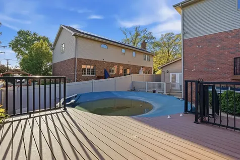 5733 West 97th Street Oak Lawn IL 60453