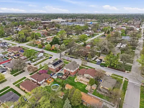 5733 West 97th Street Oak Lawn IL 60453