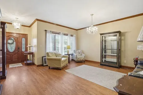 5733 West 97th Street Oak Lawn IL 60453
