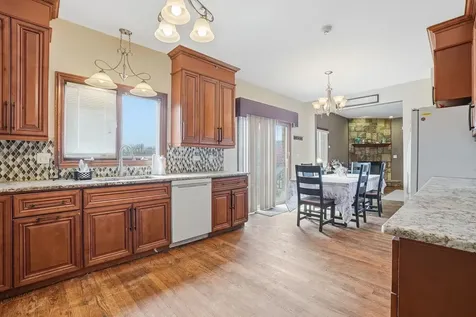 5733 West 97th Street Oak Lawn IL 60453