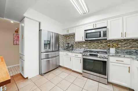 5800 West 105th Street Oak Lawn IL 60453