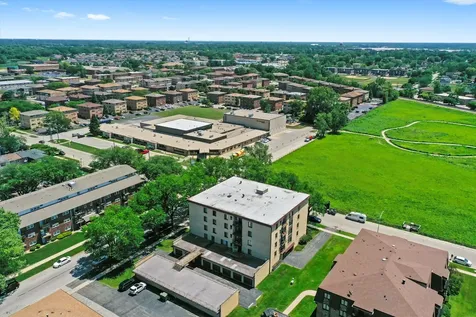 5800 West 105th Street Oak Lawn IL 60453