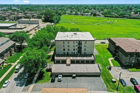 5800 West 105th Street Oak Lawn IL 60453