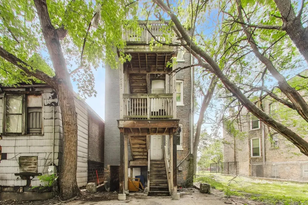 3046 West Polk Street Chicago IL 60612