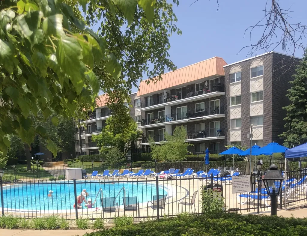 4940 Foster Street Skokie IL 60077