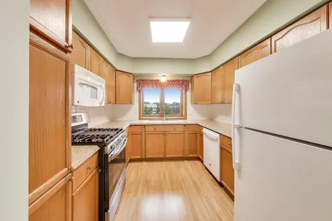 201 North Vail Avenue Arlington Heights IL 60004