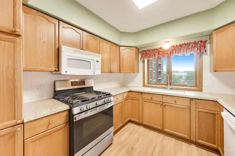 201 North Vail Avenue Arlington Heights IL 60004