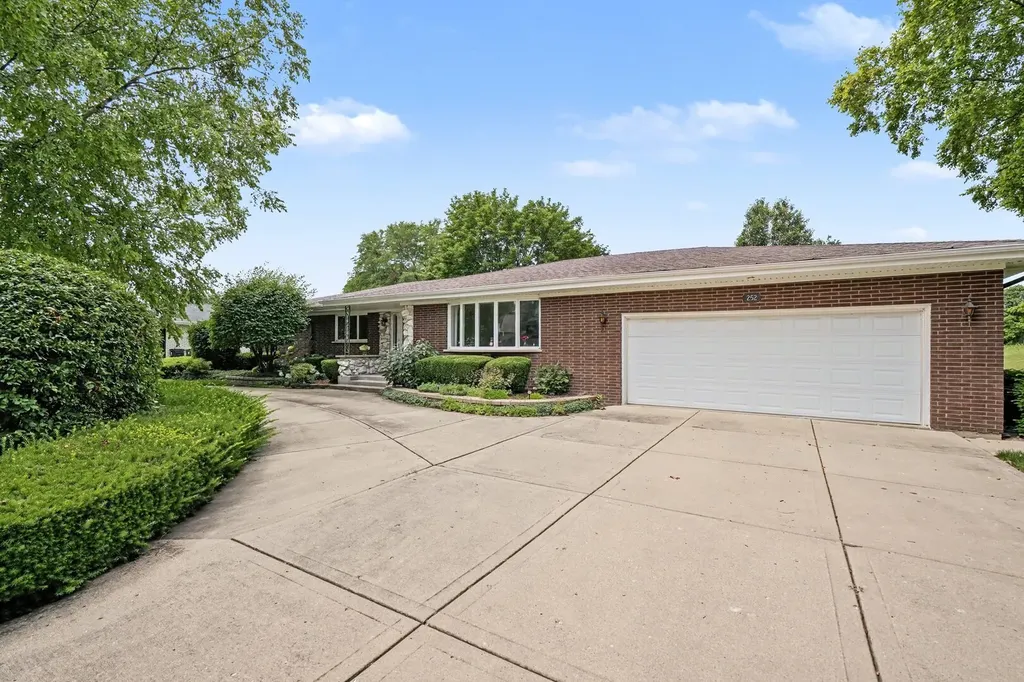 252 Cardinal Drive Bloomingdale IL 60108