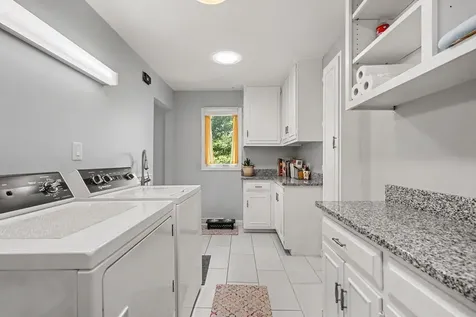 252 Cardinal Drive Bloomingdale IL 60108
