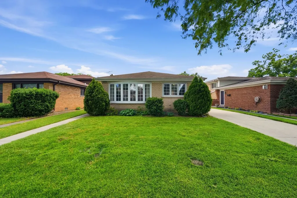 5835 Reba Street Morton Grove IL 60053