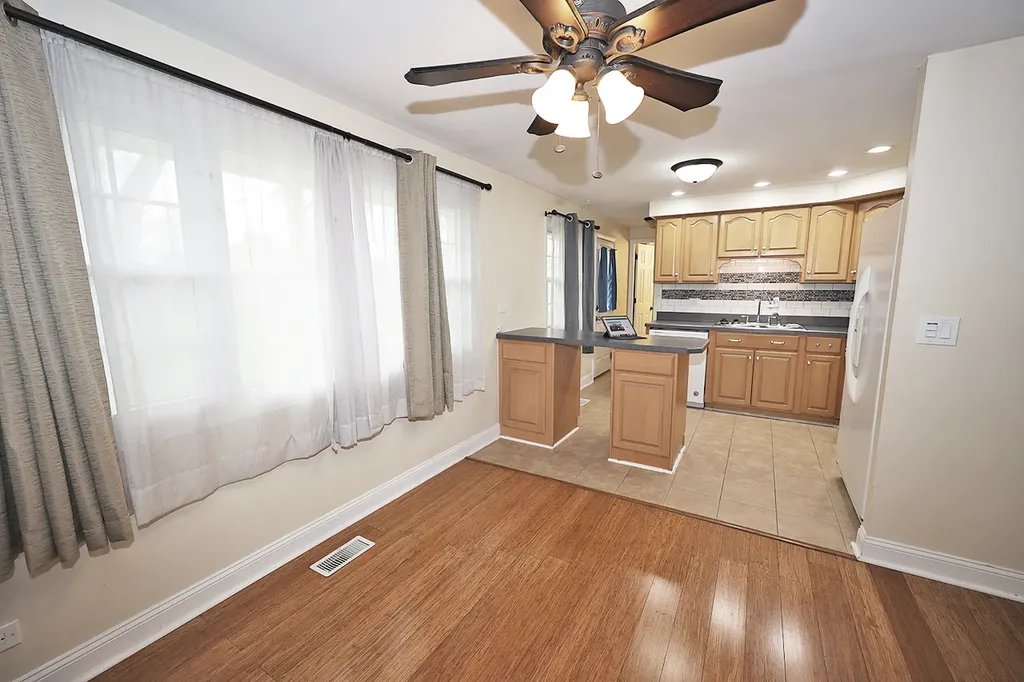 503 Case Court Schaumburg IL 60193
