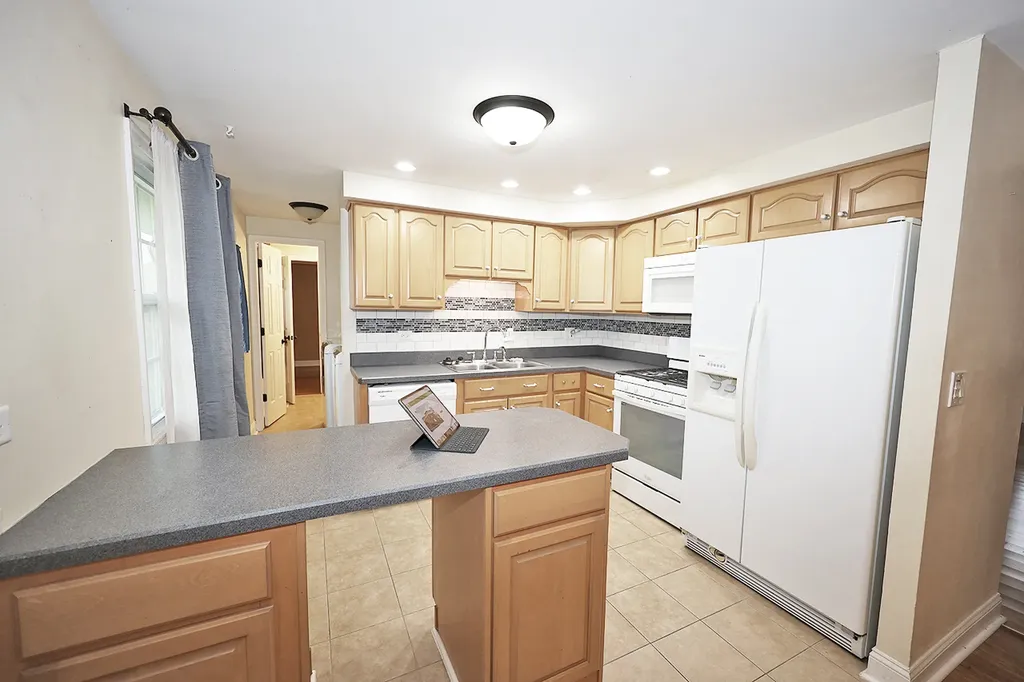 503 Case Court Schaumburg IL 60193