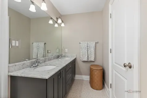 38868 North Oakcrest Lane Wadsworth IL 60083