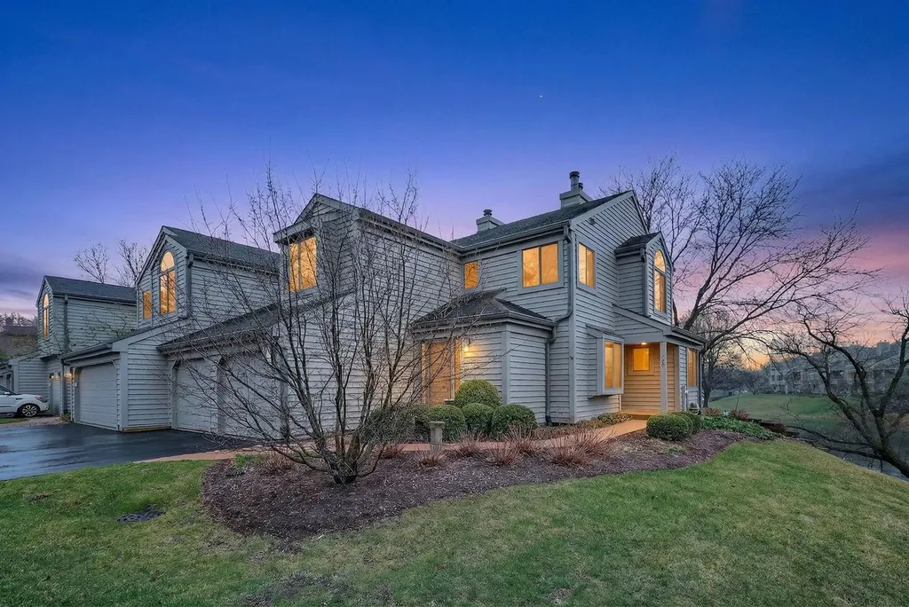 962 Shoreline Road Lake Barrington IL 60010