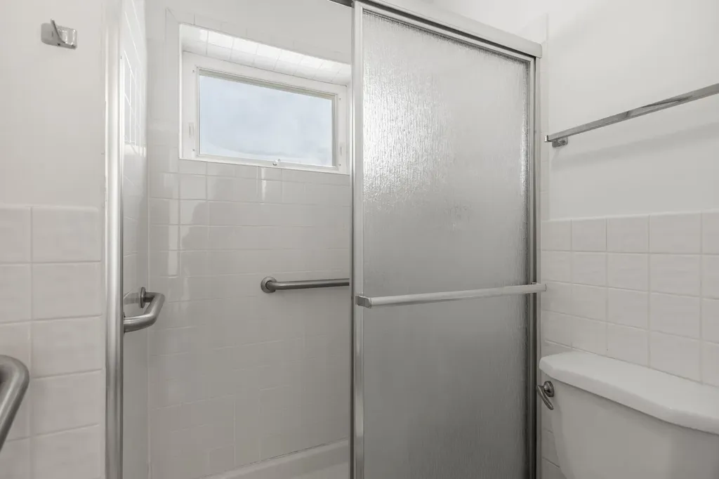 1321 West Birchwood Avenue W Chicago IL 60626