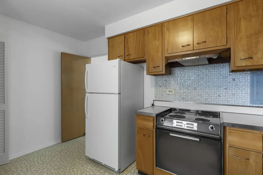 1321 West Birchwood Avenue W Chicago IL 60626