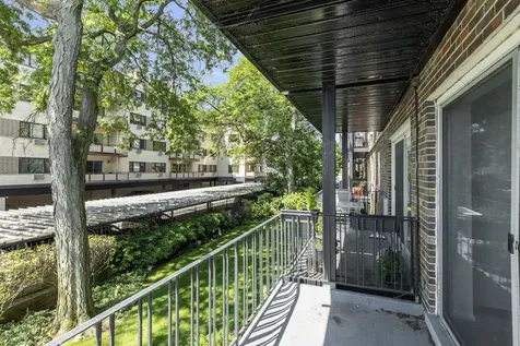 1321 West Birchwood Avenue W Chicago IL 60626