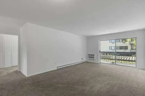 1321 West Birchwood Avenue W Chicago IL 60626