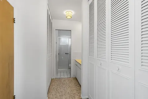 1321 West Birchwood Avenue W Chicago IL 60626