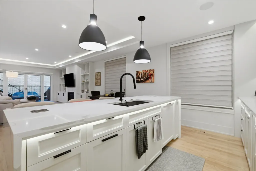 1366 West Walton Street Chicago IL 60642