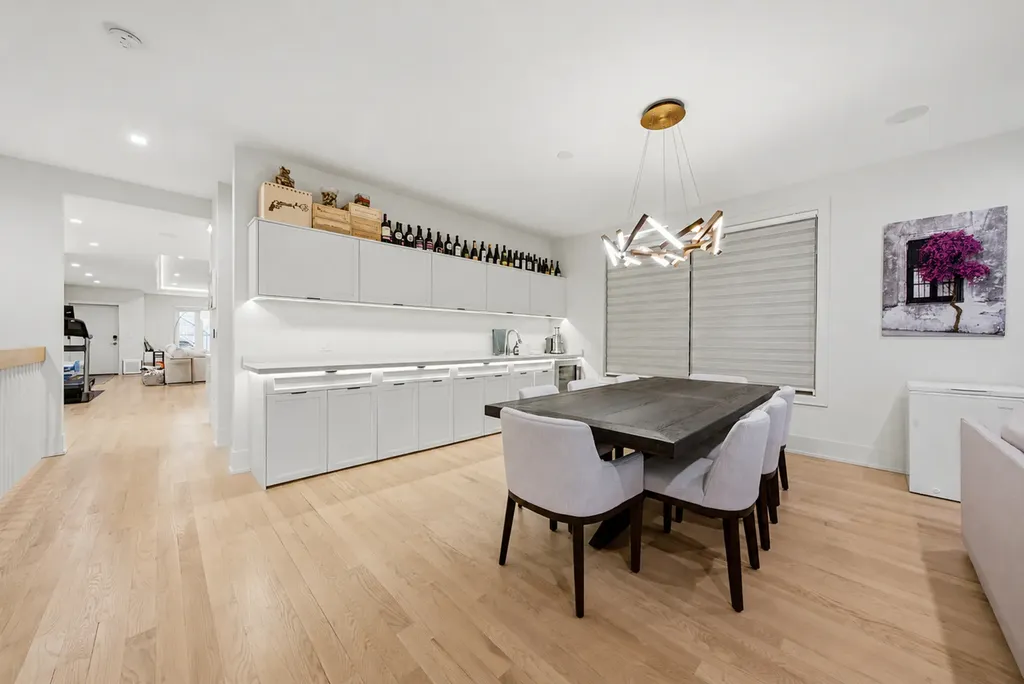 1366 West Walton Street Chicago IL 60642