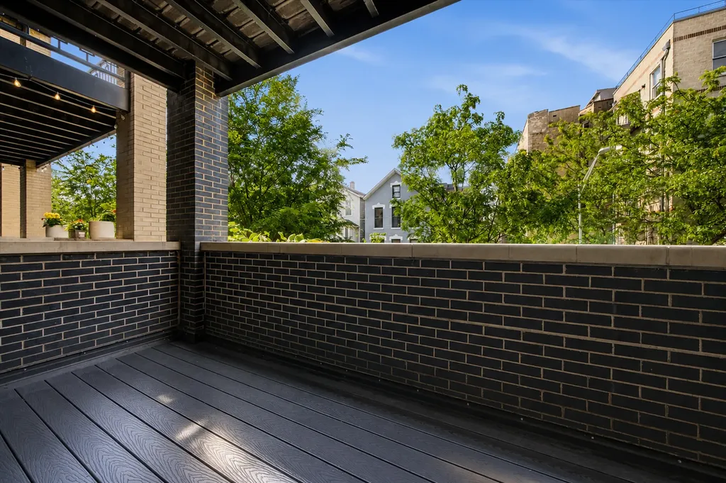 1366 West Walton Street Chicago IL 60642