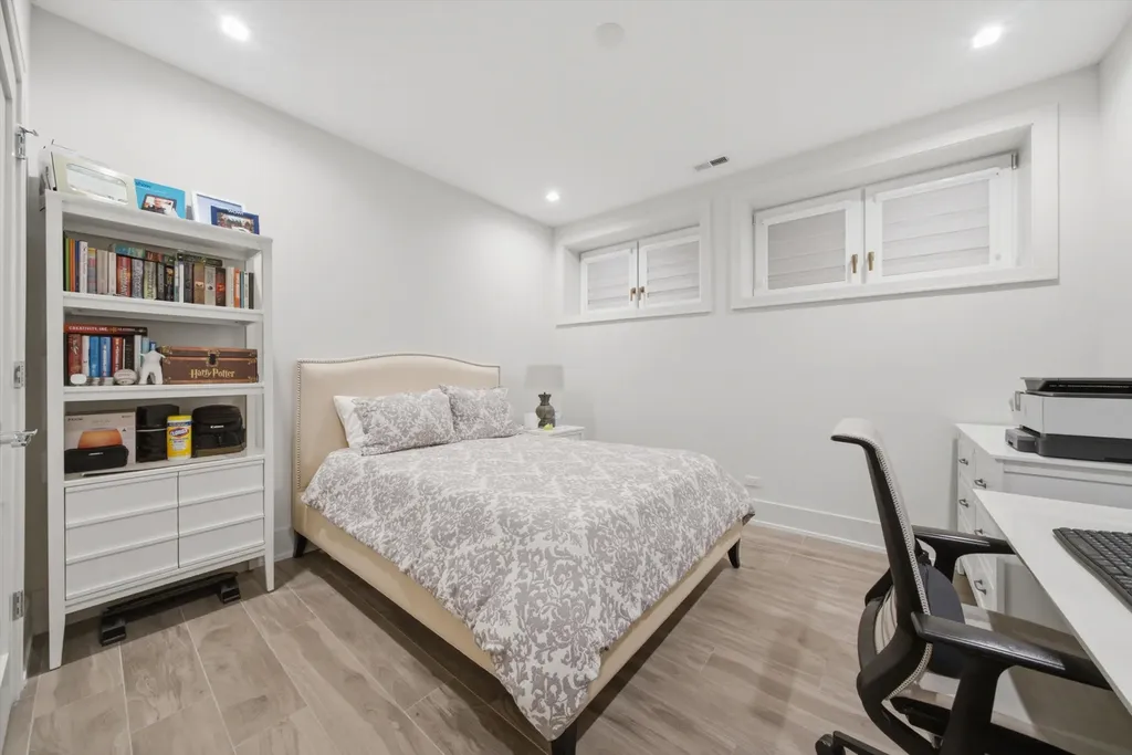 1366 West Walton Street Chicago IL 60642