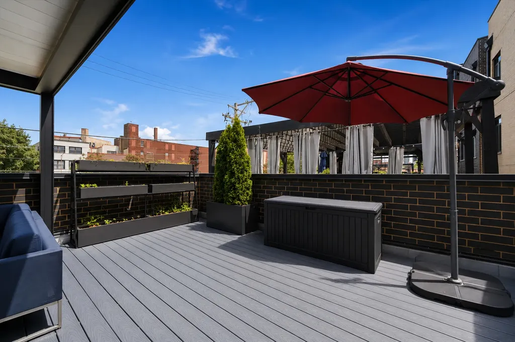 1366 West Walton Street Chicago IL 60642
