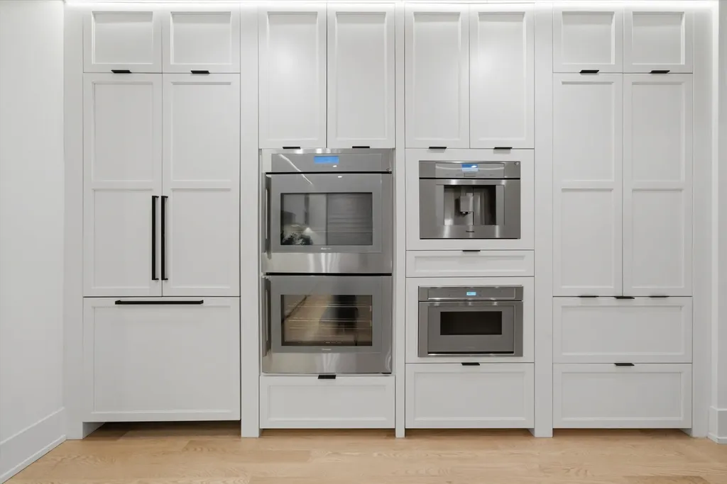 1366 West Walton Street Chicago IL 60642