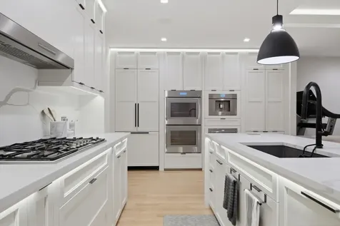 1366 West Walton Street Chicago IL 60642