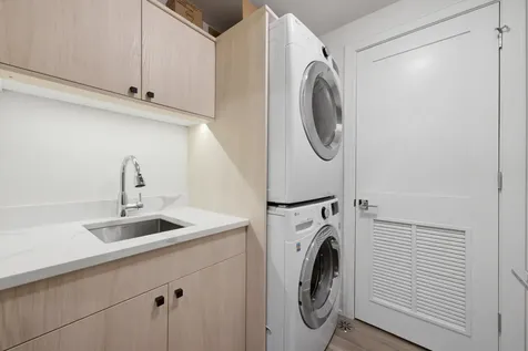 1366 West Walton Street Chicago IL 60642