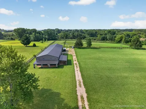 10617 Button Road Hebron IL 60034