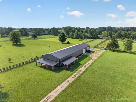 10617 Button Road Hebron IL 60034