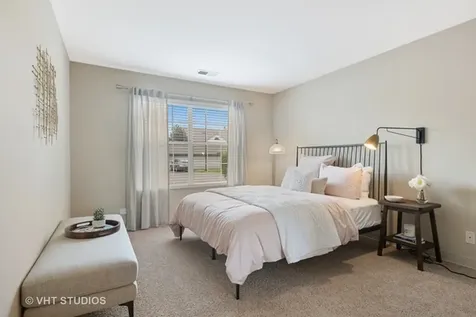 84 Sterling Circle Wheaton IL 60189