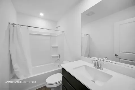 512 Wolverine Drive Aurora IL 60502