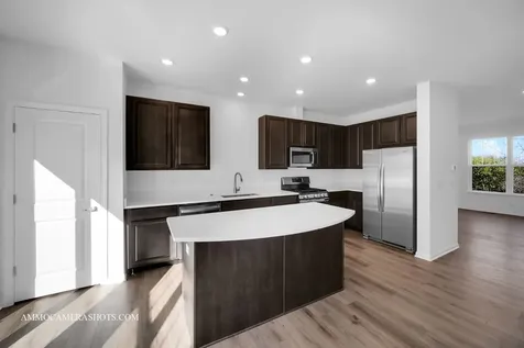 512 Wolverine Drive Aurora IL 60502
