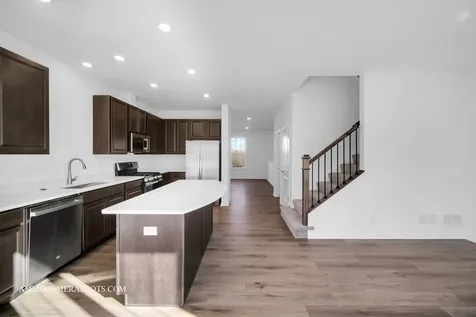 512 Wolverine Drive Aurora IL 60502