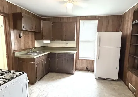 728 7TH Street Lasalle IL 61301