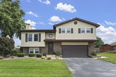 19715 South Skye Drive Frankfort IL 60423