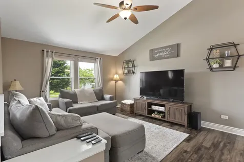 19715 South Skye Drive Frankfort IL 60423