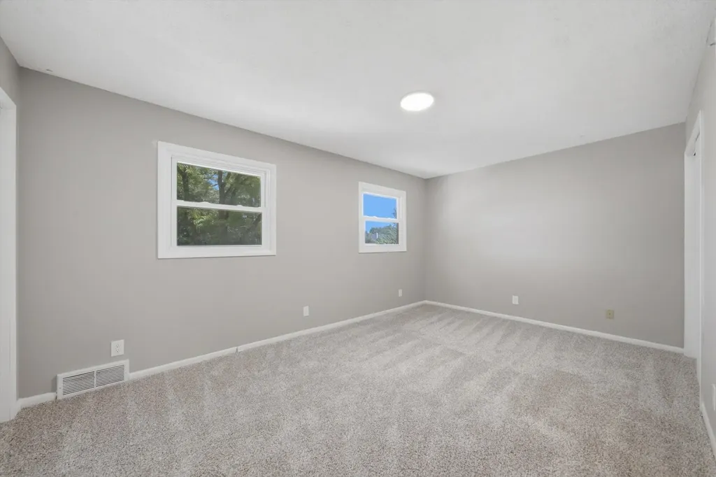 1520 Crestwood Court Aurora IL 60506