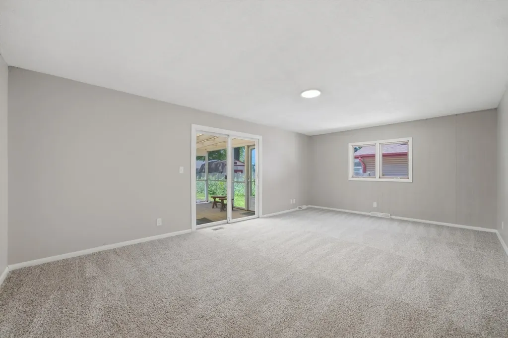 1520 Crestwood Court Aurora IL 60506