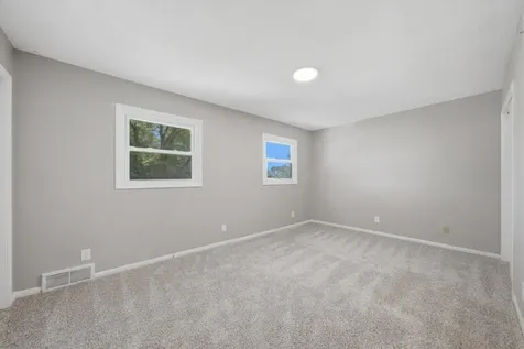 1520 Crestwood Court Aurora IL 60506