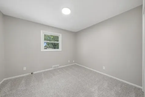 1520 Crestwood Court Aurora IL 60506